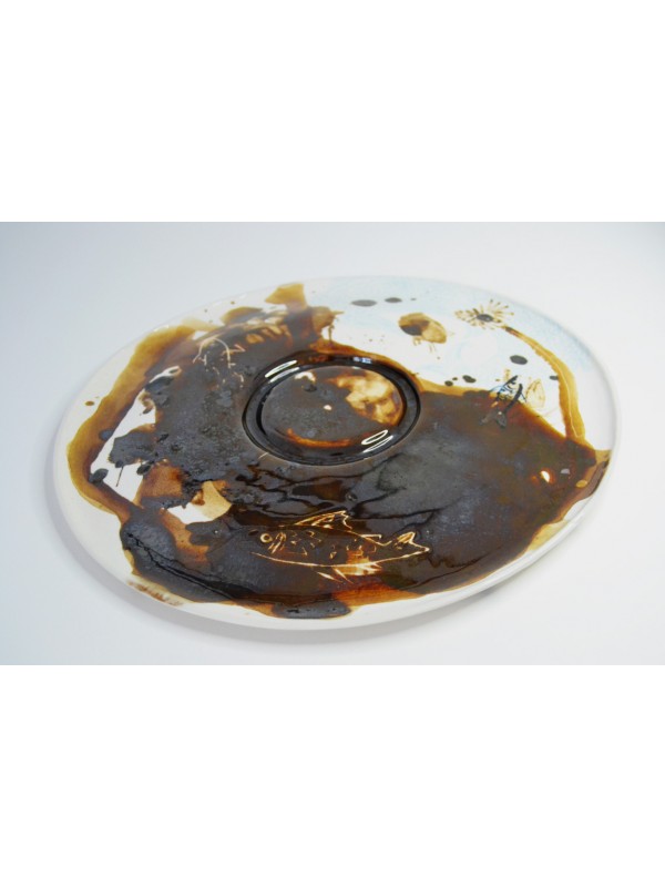 Farfurie întinsă din porțelan cu decor abstract și pești